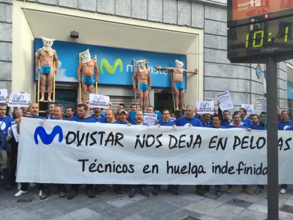 Protesta-tecnicos-Movistar-manana-Bilbao_EDIIMA20150428_0236_5