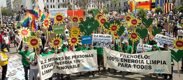 Fiesta-por-la-Cumbre-Mundial-del-Clima-COP21-París2015